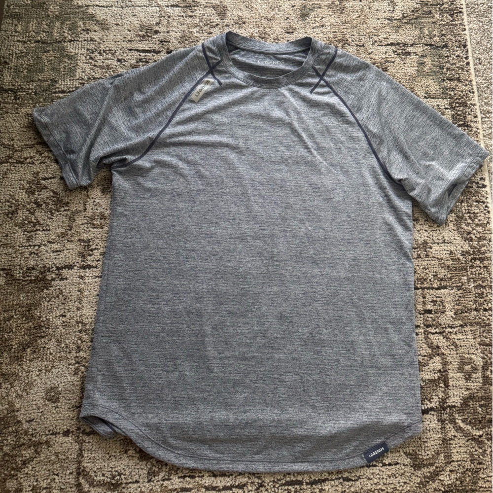 Men’s Gray Legends Short Sleeve T-Shirt Size Large